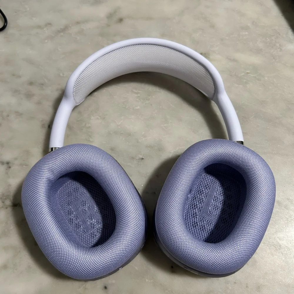 Purple and White VR Headset Case with Ergonomic Design